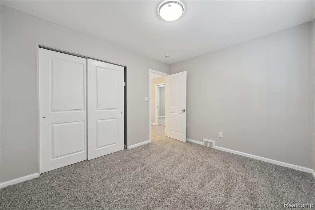 941 E LINCOLN Avenue, Madison Heights, MI 48071 — Photo 14
