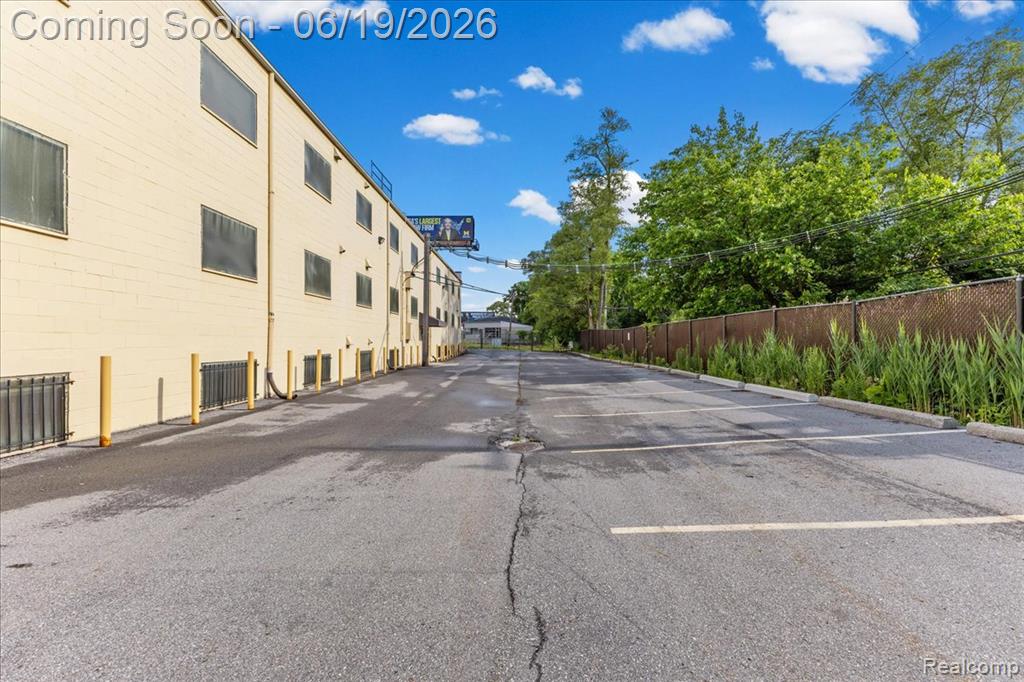 17421-17321 Telegraph, Detroit, MI 48219 — Photo 46