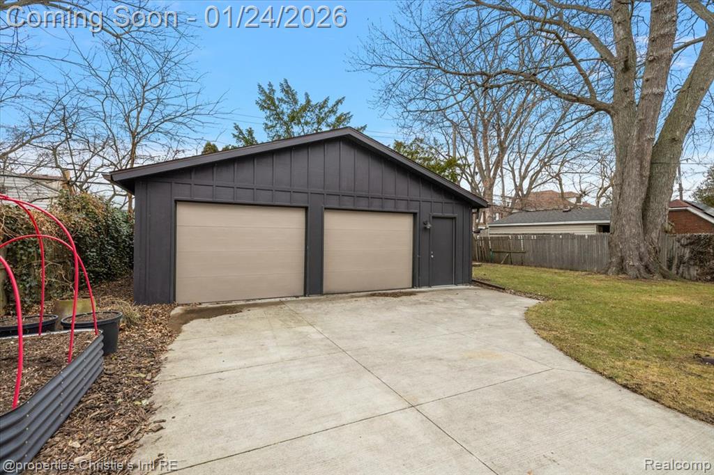 765 Barrington Road, Grosse Pointe, MI 48230 — Photo 7
