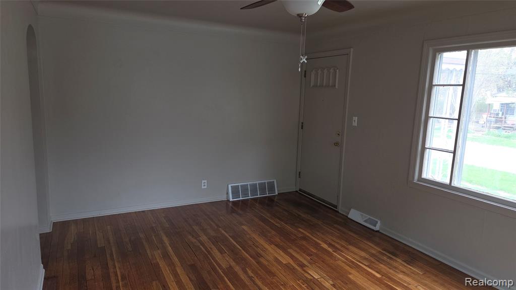 733 Vermilya Avenue, Flint, MI 48507 — Photo 6