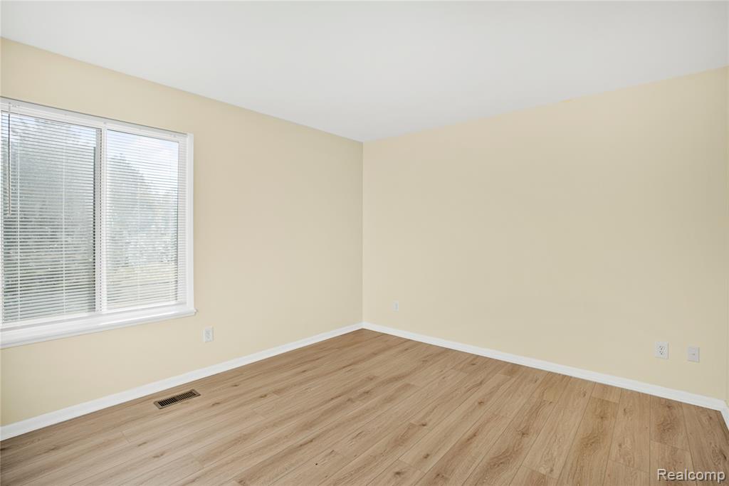 6068 Hearthside Place, Grand Blanc, MI 48439 — Photo 43