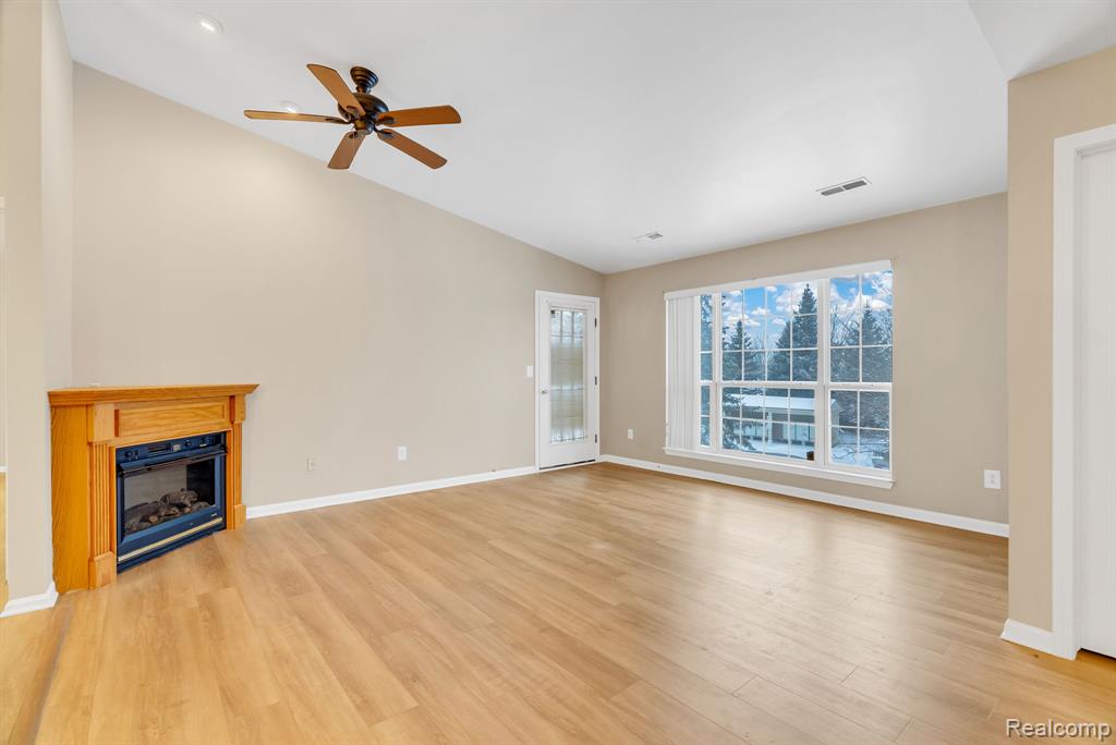 8208 Chesapeake Circle, Walled Lake, MI 48390 — Photo 10