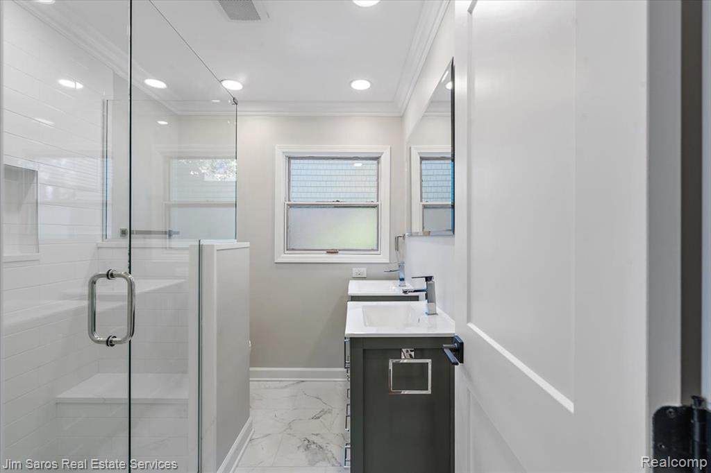 22676 Bayview Drive, Saint Clair Shores, MI 48081 — Photo 16