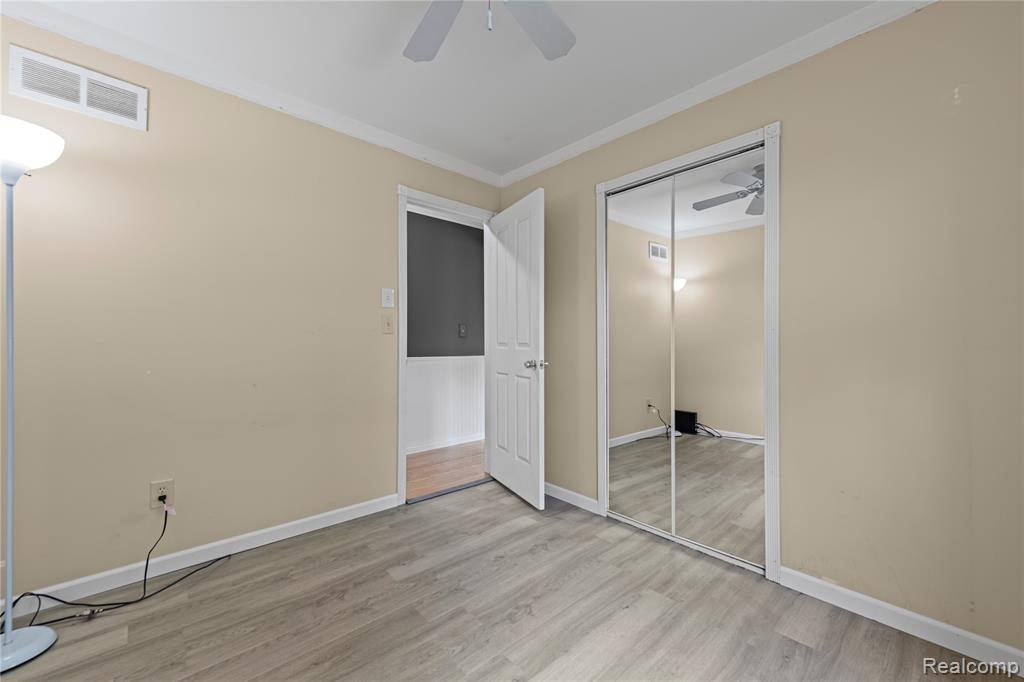 25419 Montebello Drive, Woodhaven, MI 48183 — Photo 15