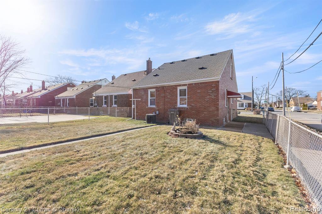 6658 MILLER Boulevard, Dearborn, MI 48126 — Photo 27