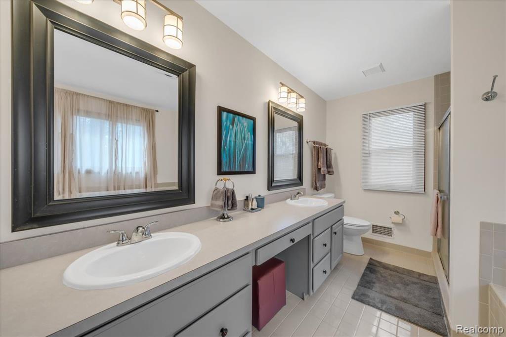 573 NAKOMIS Trail, Orion, MI 48362 — Photo 27