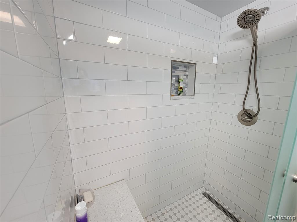 9658 Blauvelt Drive, Grosse Ile, MI 48138 — Photo 16