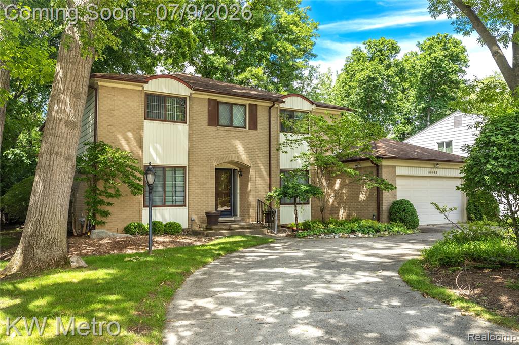 22560 Kenwyck Drive, Southfield, MI 48034