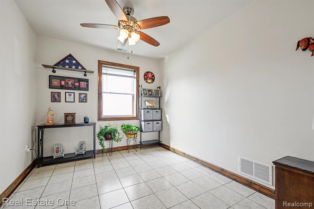 2061 Rosedale Drive, West Bloomfield, MI 48324 — Photo 7