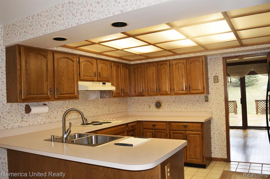 37786 Siena Drive, Farmington Hills, MI 48331 — Photo 20