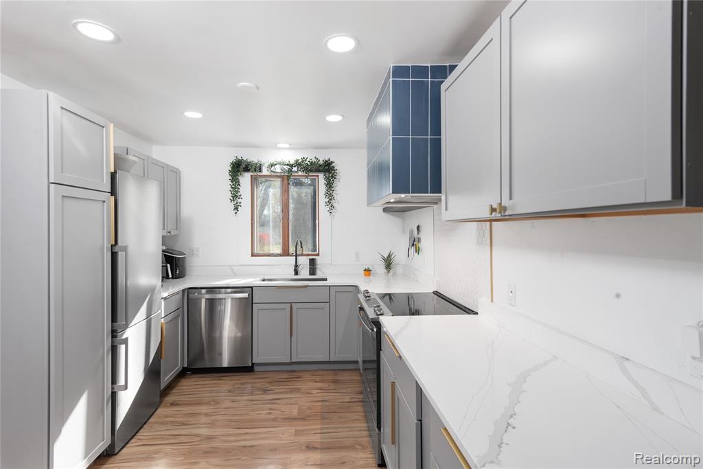 6810 N Territorial Road, Plymouth, MI, 48170