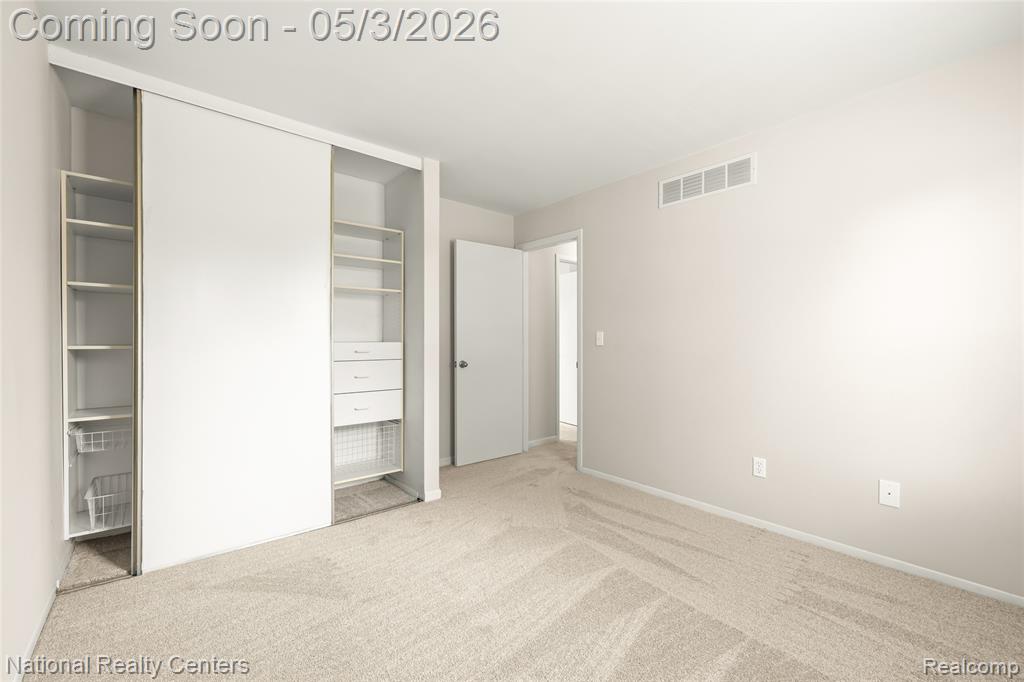 35963 Fair Oaks Court Court, Farmington, MI 48331 — Photo 26