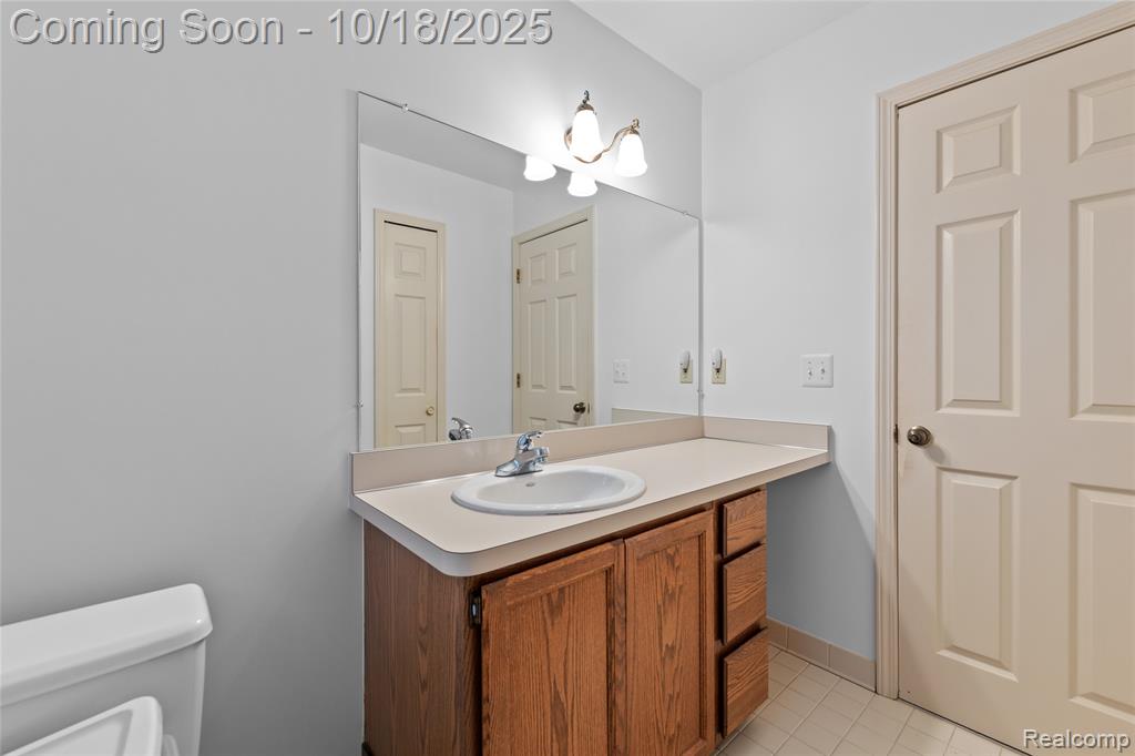 448 Streamview Court, Rochester Hills, MI 48309 — Photo 27