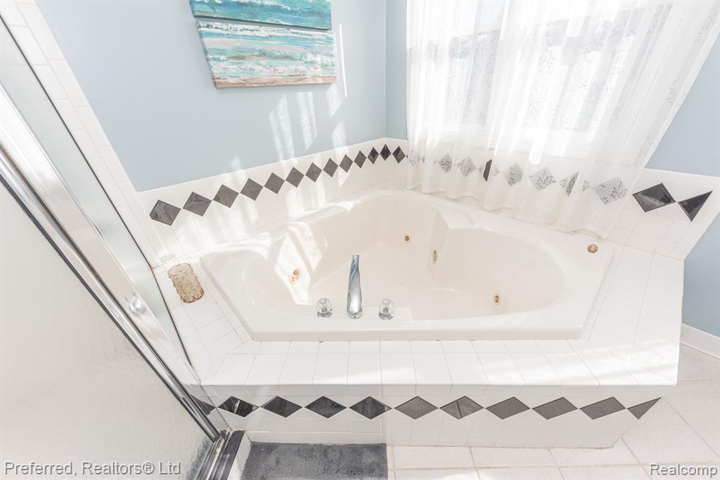 3104 SPRING HOLLOW, Ann Arbor, MI 48105 — Photo 38