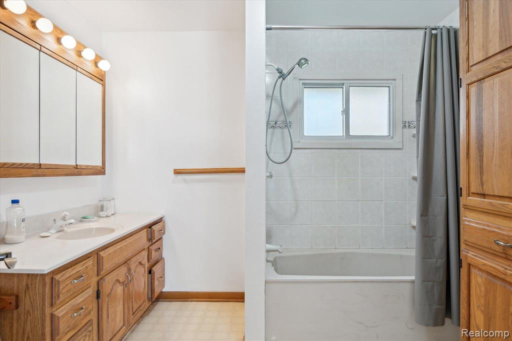 7870 N MERIDIAN Road, Jackson, MI 49201 — Photo 10