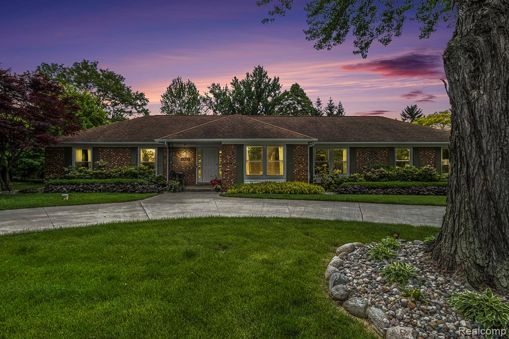 6306 Kings Knoll Road, Grand Blanc, MI 48439 — Photo 2