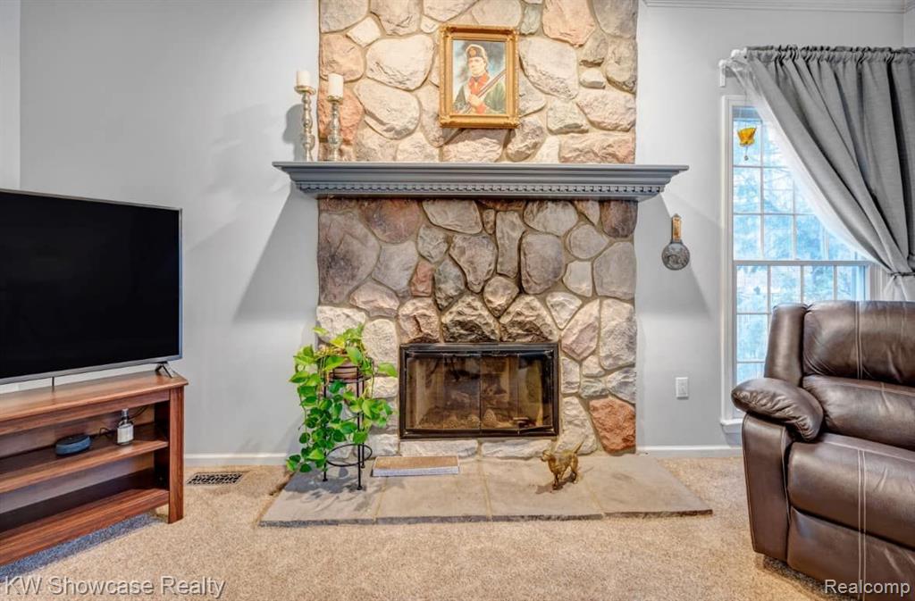 585 TIMBER RIDGE Drive, Highland, MI — Photo 7