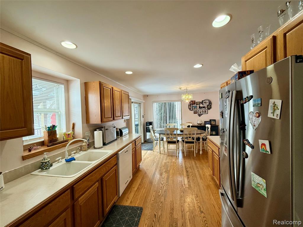 7586 Paradise Drive, Grand Blanc, MI 48439 — Photo 15