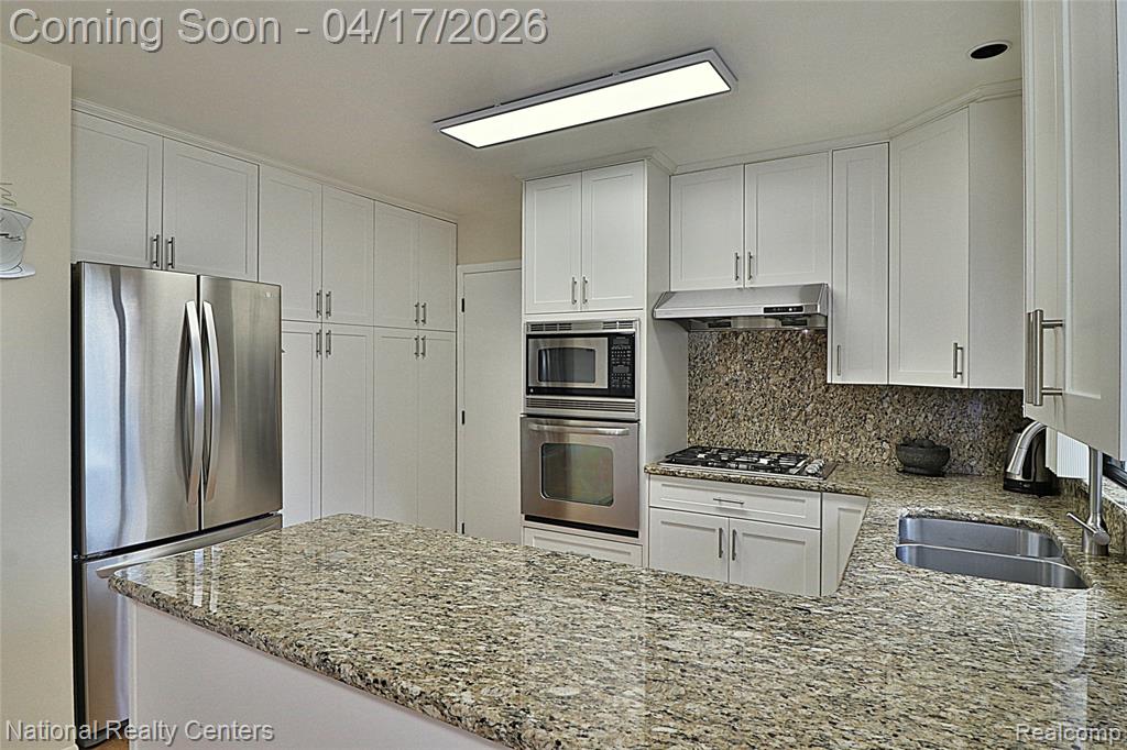 7309 Creek View Circle, West Bloomfield, MI — Photo 12