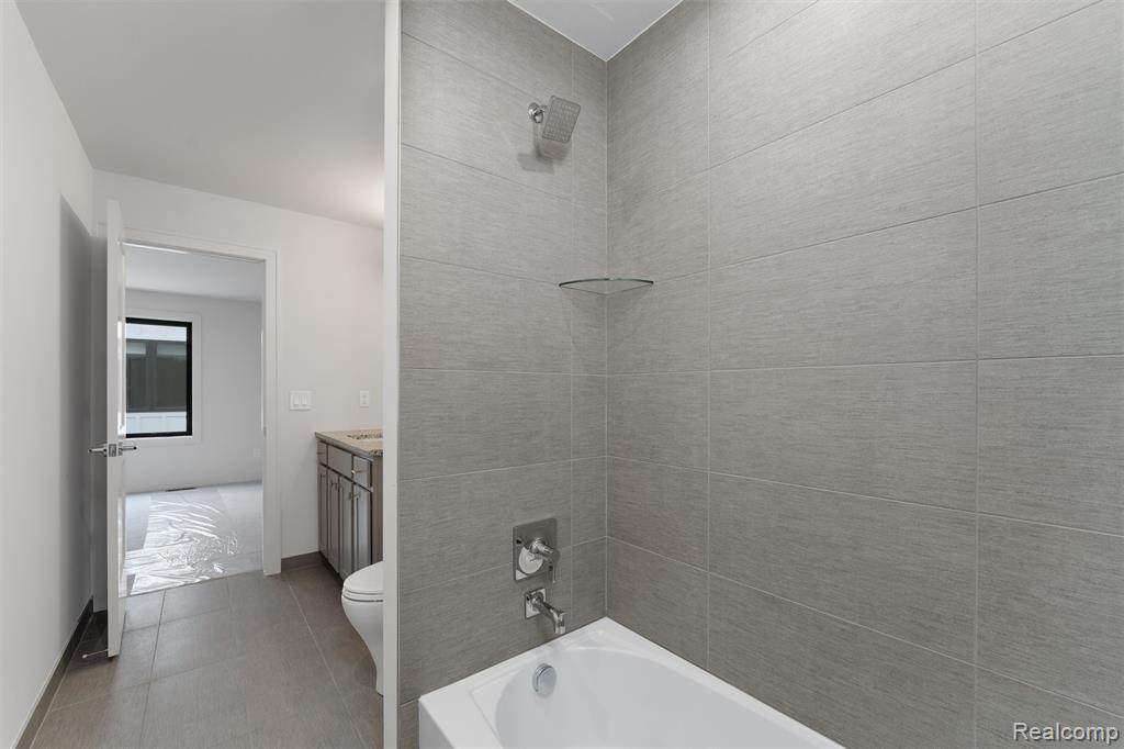 66 South Trail Court, Troy, MI 48083 — Photo 36