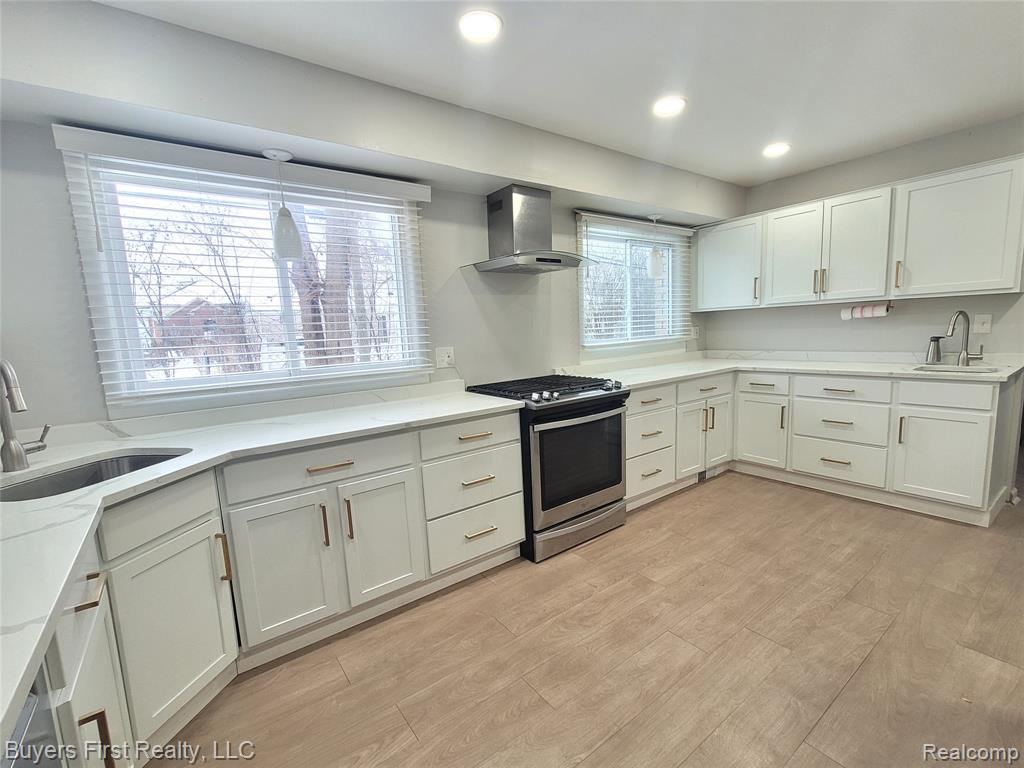 14710 Loretta Place, Oak Park, MI 48237 — Photo 6