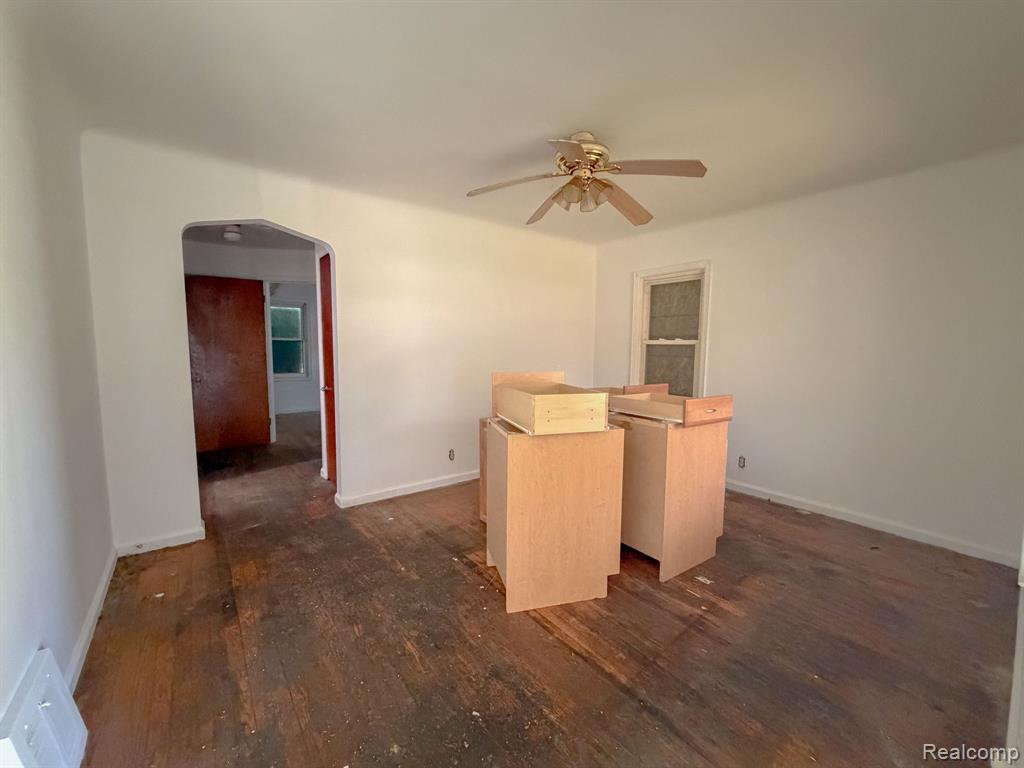 18710 McCormick Street - Photo 4
