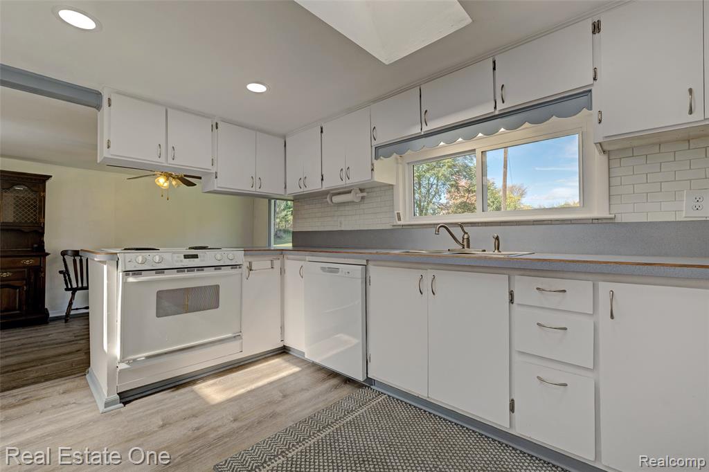 9150 Rattalee Lake Road, Clarkston, MI 48348 — Photo 12