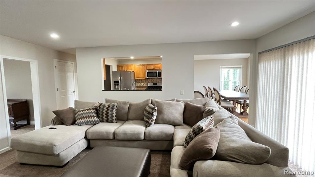 5341 WRIGHT Drive, Troy, MI 48098 — Photo 6