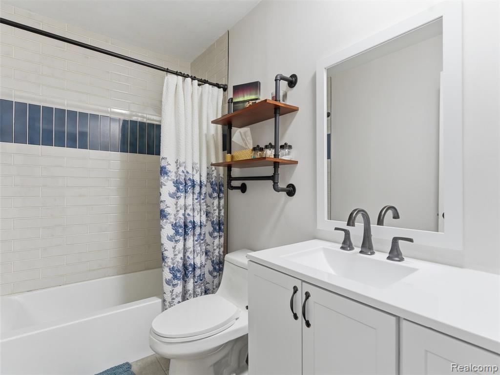 9368 Debby Jo Drive, Clawson, MI — Photo 14