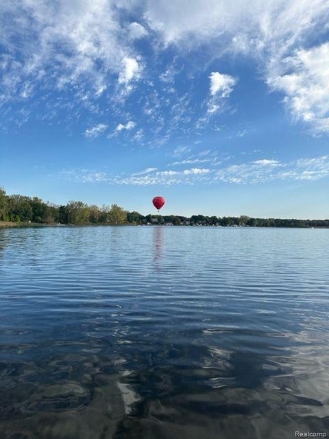 5599 LAKEVIEW Boulevard, Goodrich Vlg, MI — Photo 2