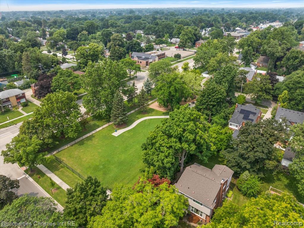 13356 Balfour Avenue, Huntington Woods, MI — Photo 45