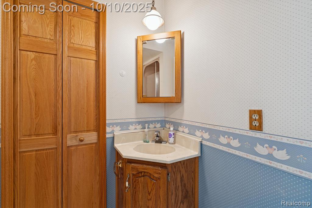 7750 Sleepy Hollow Drive, Northville, MI 48168 — Photo 28