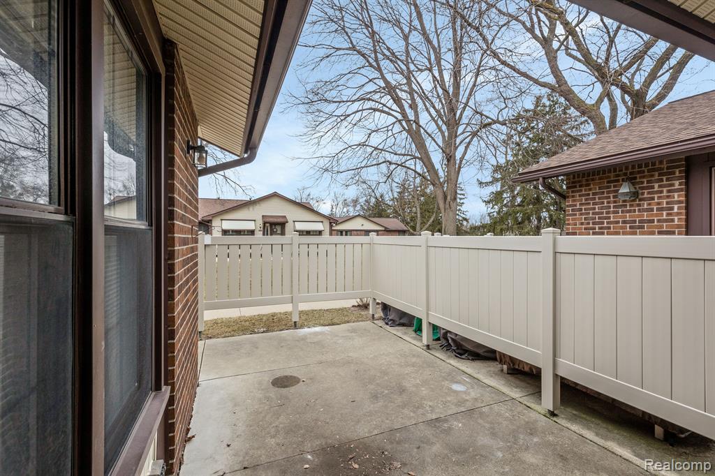 40440 NEWPORT Drive, Plymouth, MI 48170 — Photo 8