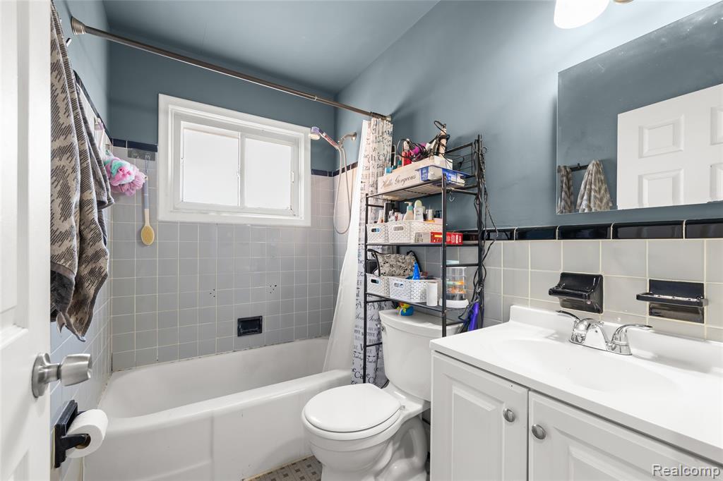 6452 Arcola Street, Garden City, MI — Photo 13