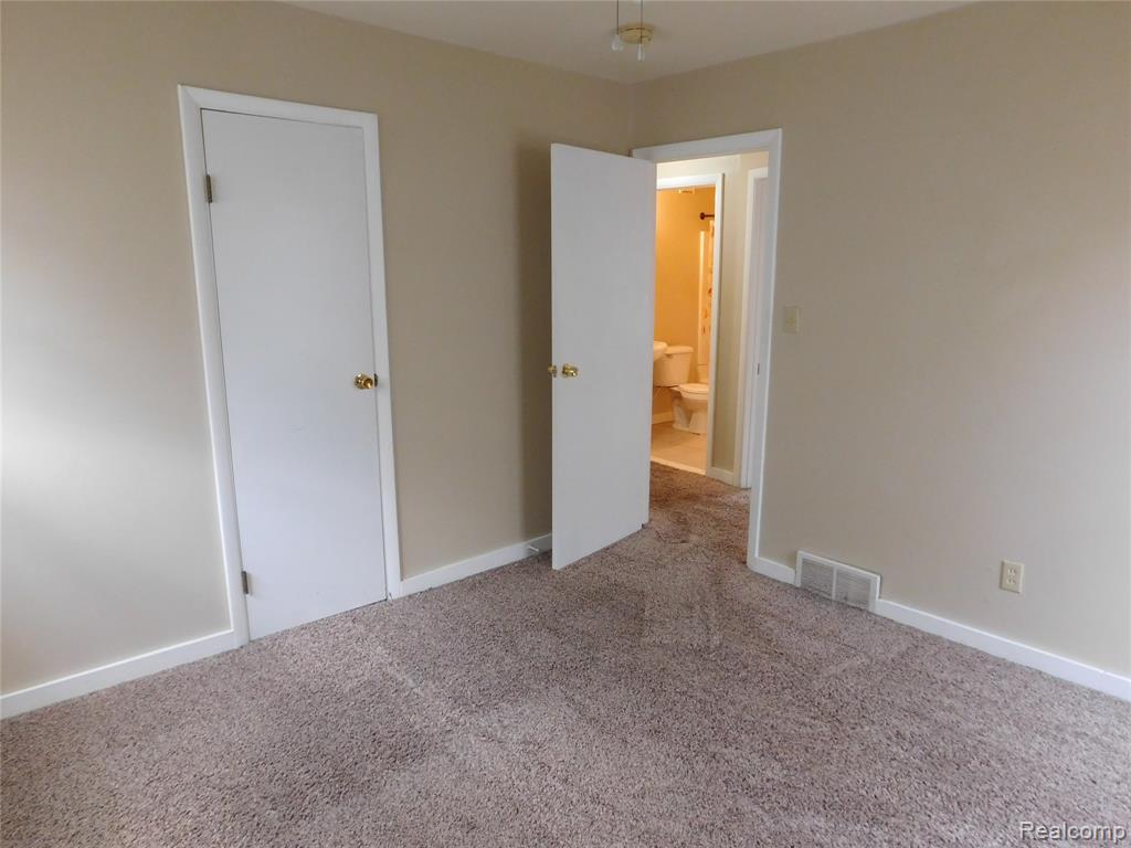 87 E DALLAS Avenue, Madison Heights, MI 48071 — Photo 6