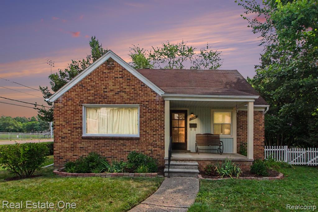 15982 Macarthur Street E, Redford, MI 48239