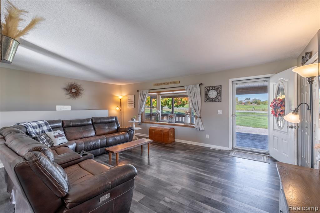 4985 Hollenbeck Road, Columbiaville, MI 48421 — Photo 9