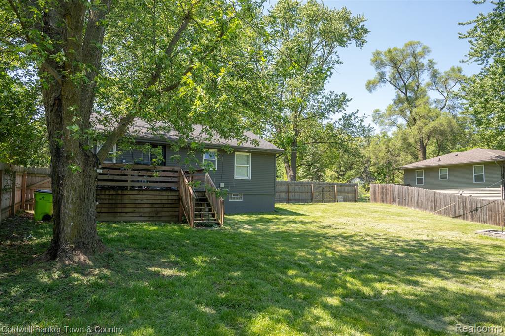 4383 Green Lake Road, West Bloomfield, MI 48323 — Photo 4