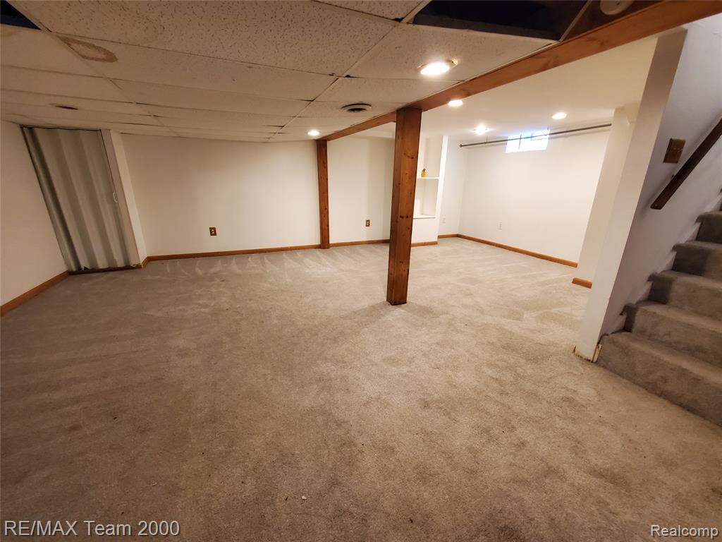 6985 N VERNON Street, Dearborn Heights, MI 48127 — Photo 19