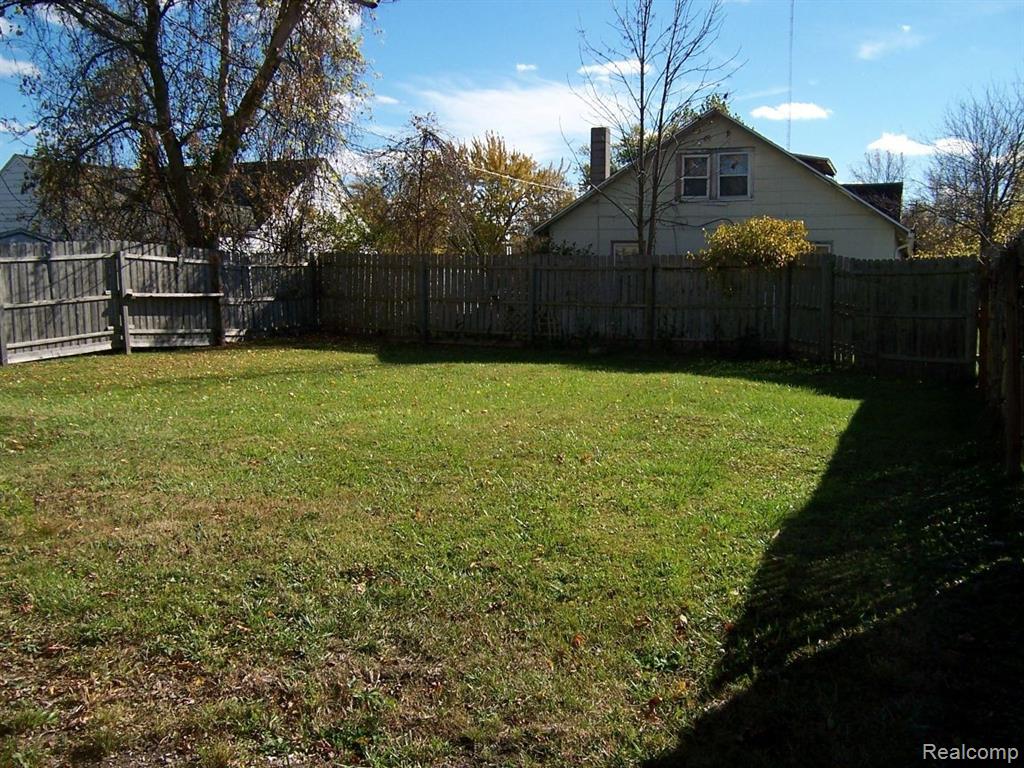 3255 Harrington Road, Port Huron, MI 48060 — Photo 9