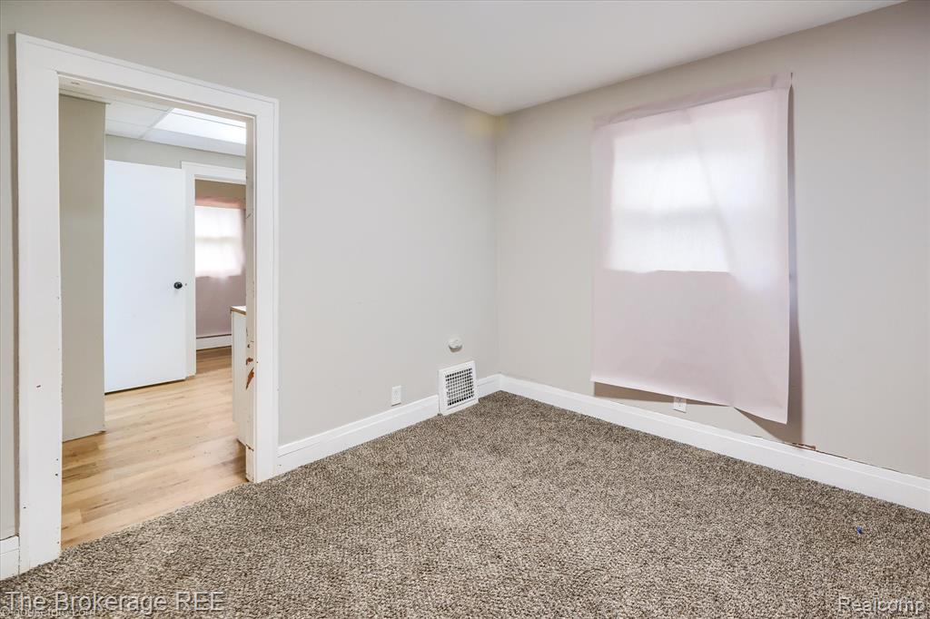 808 N Chevrolet Avenue, Flint, MI 48504 — Photo 11