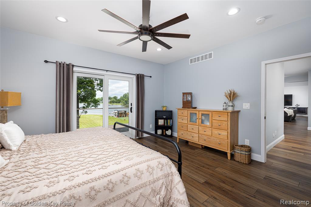 1210 W Oakley Park Road, Commerce Twp, MI 48390 — Photo 20