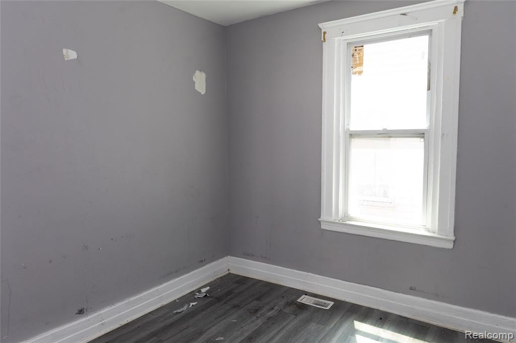 2441 Holbrook Street, Hamtramck, MI 48212 — Photo 22