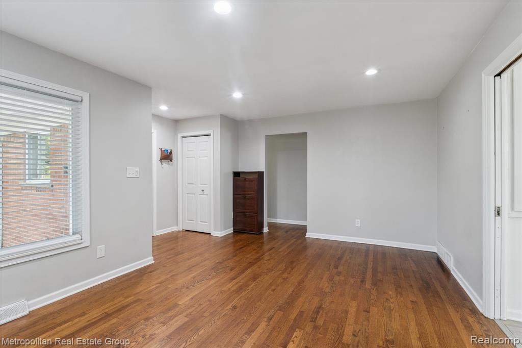 4628 Hillcrest Avenue, Royal Oak, MI 48073 — Photo 7