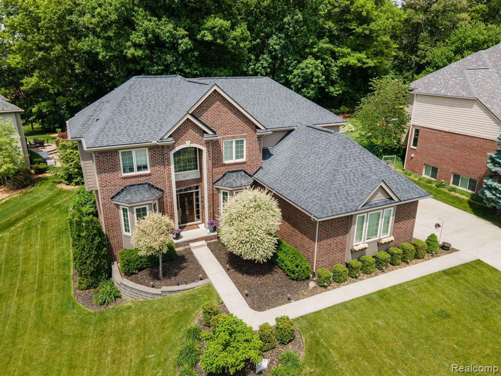5657 GOLF POINTE Drive, Clarkston, MI 48348 — Photo 2