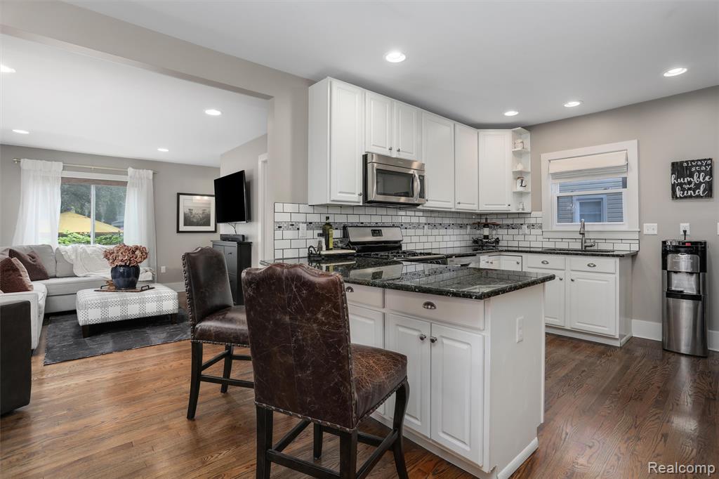 812 N Edison Avenue, Royal Oak, MI 48067 — Photo 11