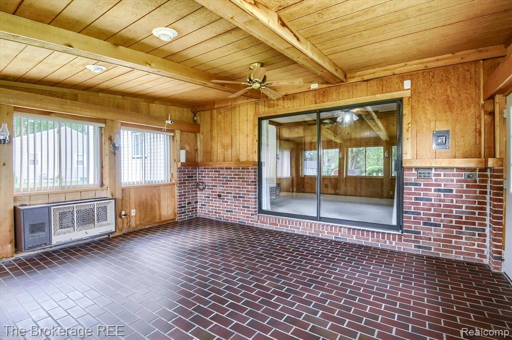 6228 Greenview Drive, Burton, MI 48509 — Photo 30