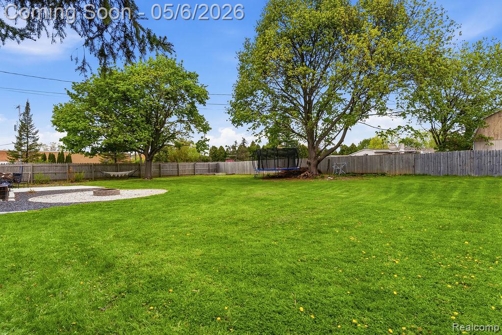 2049 E Hill Road, Grand Blanc, MI 48439 — Photo 37