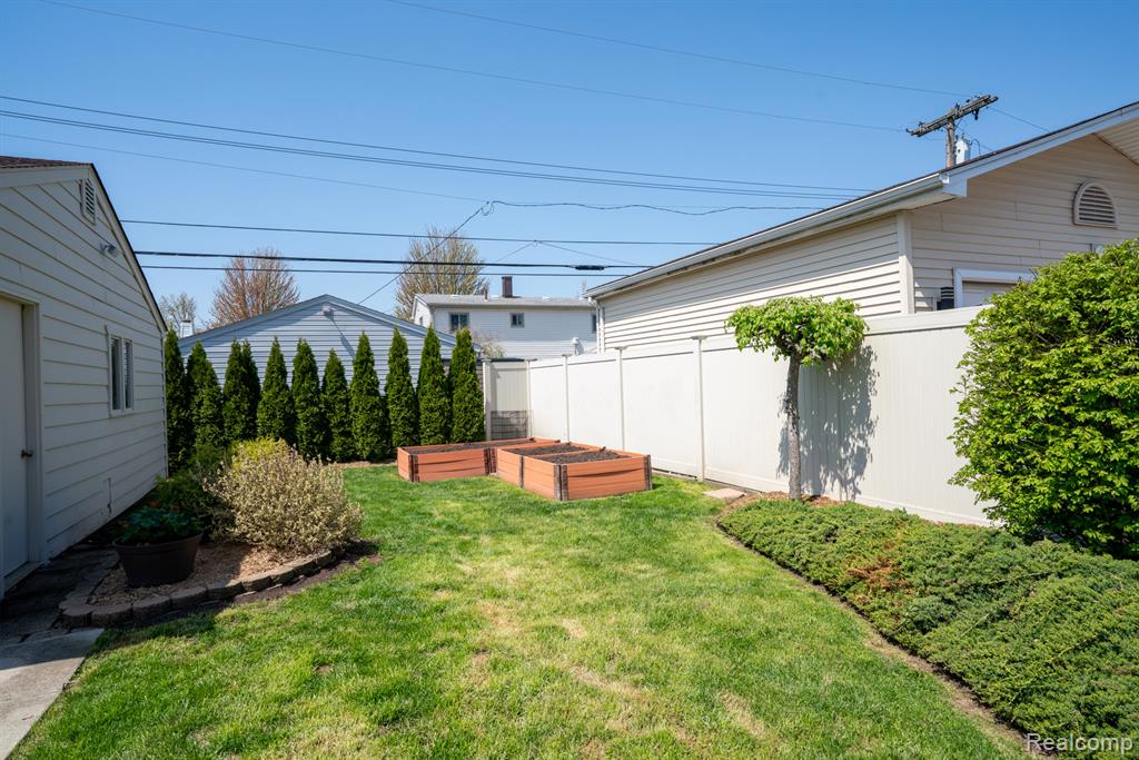 18580 Marsha Street, Riverview, MI 48193 — Photo 6