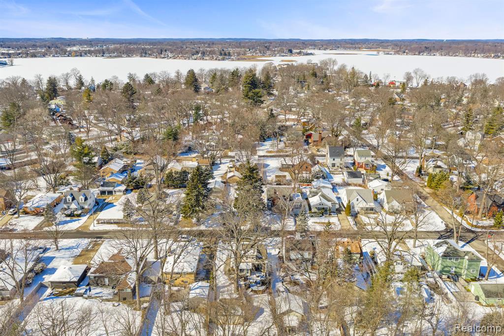 2179 Avondale Street, Sylvan Lake, MI 48320 — Photo 43